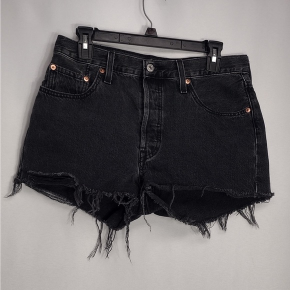 Levis Black Distressed Denim Shorts size en 29 pre owned Exellent condition - Picture 1 of 14